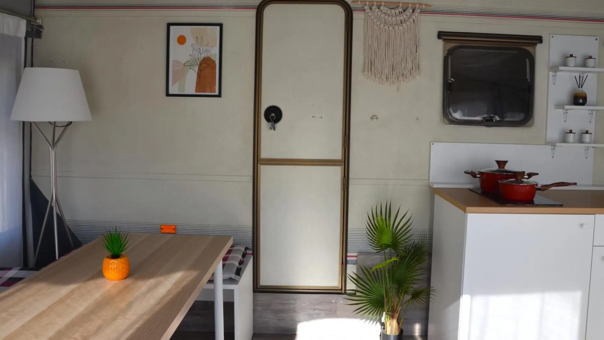 Camping Italia 90 Caravans 도마소 이탈리아